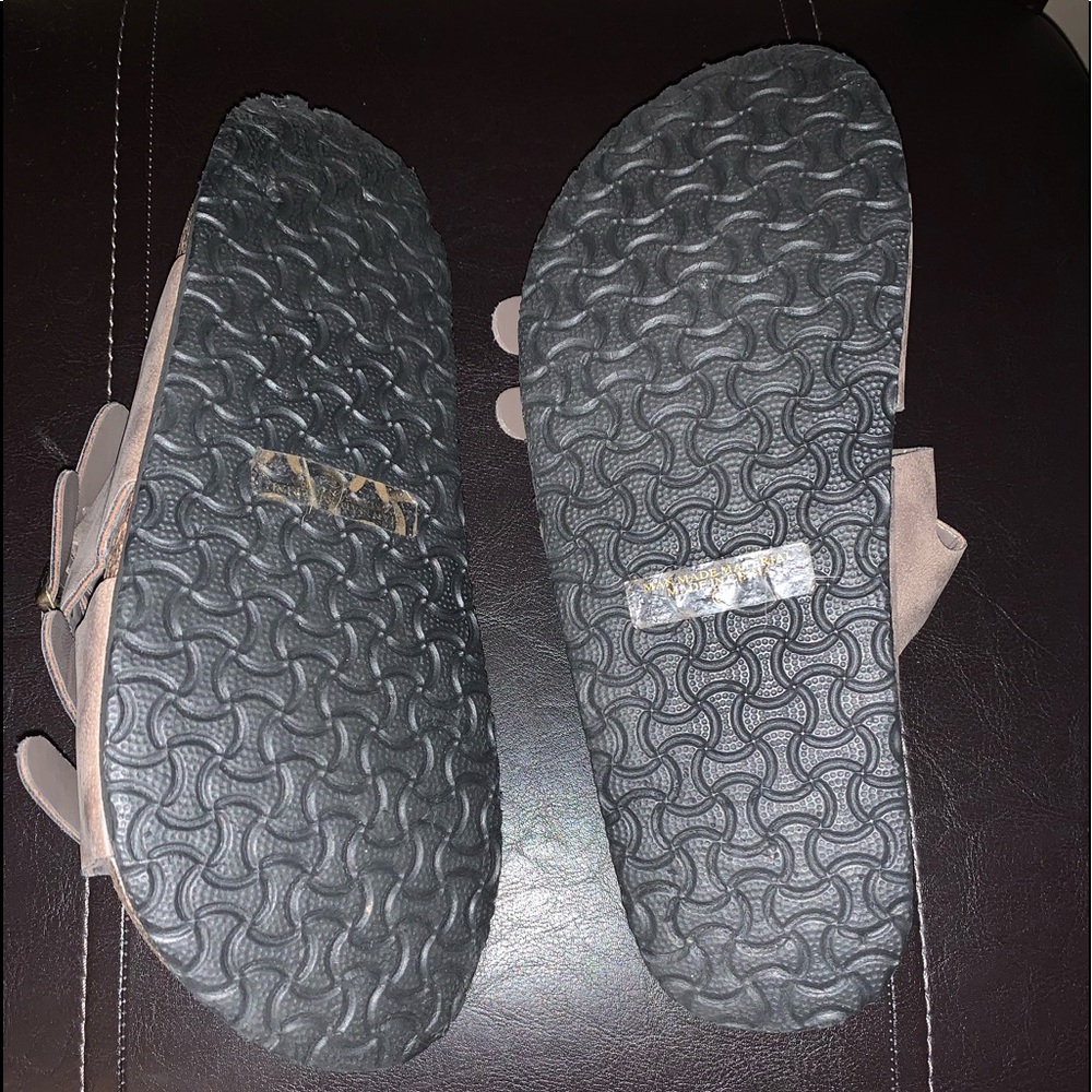 Shoes - Picture 2 of 3